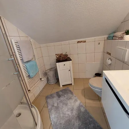 Gemuetliche Dachgeschoss- Im Gruenen Appartement *