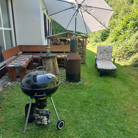 Gemütliche Dachgeschoss- Im Grünen Apartamento Sundern